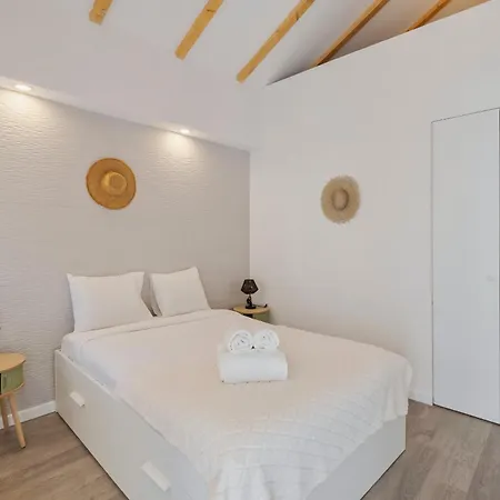 Felp Largo Da Misericordia Apartment *